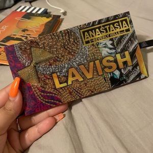 ABH Lavish eyeshadow palette